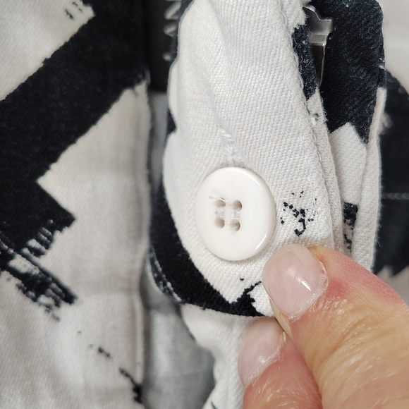 Lane Bryant Crop Pants Size 20 Black And White Print Stretch With Pockets - Picture 6 of 9